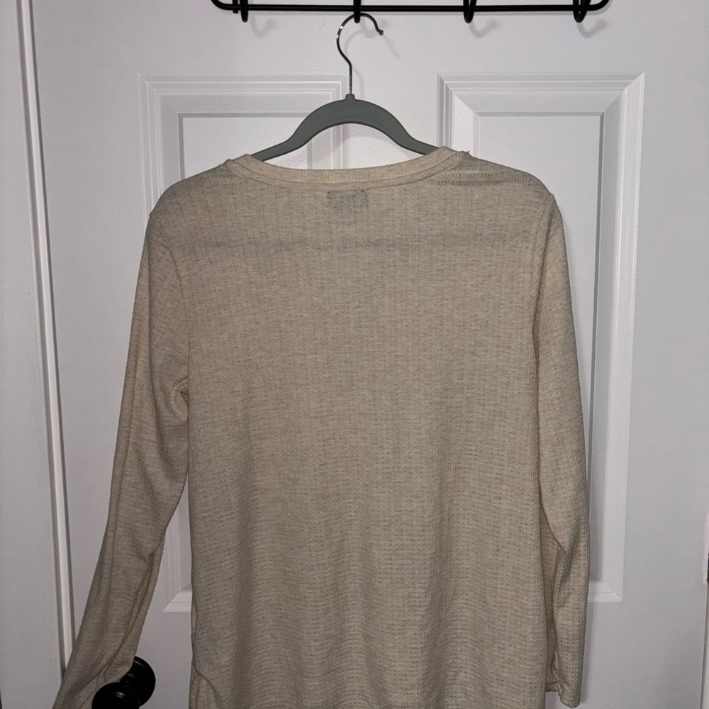 G.H. Bass & Co Long Sleeve - Picture 3 of 3